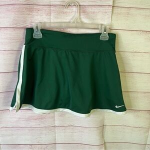 Nike Drifit‎ Green White Skorts Size Medium